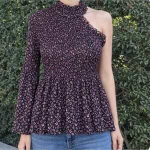 CeCe NWT Size Medium Black Floral One-Shoulder Smocked Peplum Blouse
